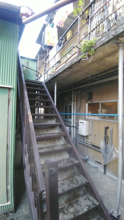 物件外観写真4　(エントランス部分)