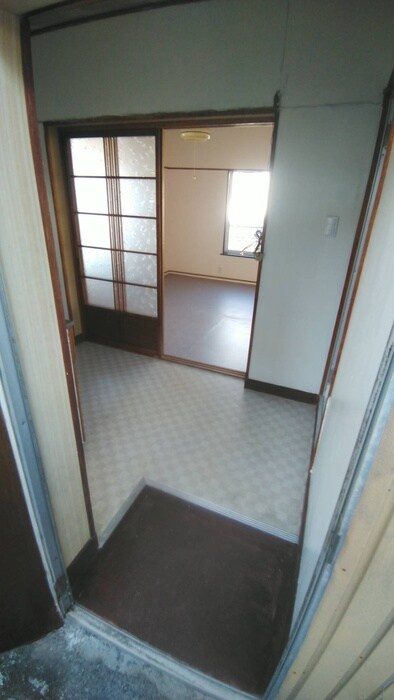 物件内観写真13　(玄関)