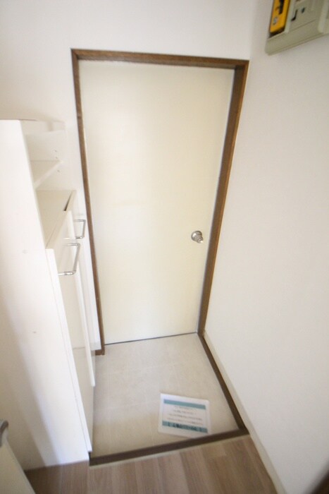 物件内観写真7　(玄関)