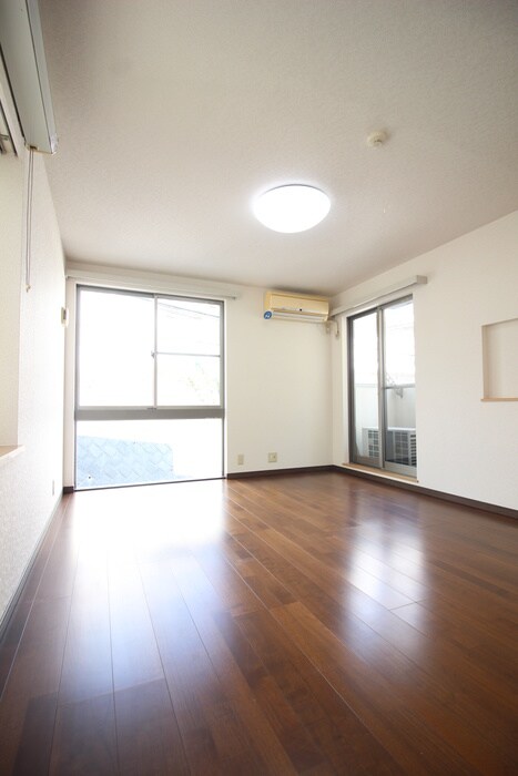 物件内観写真10　(居室)