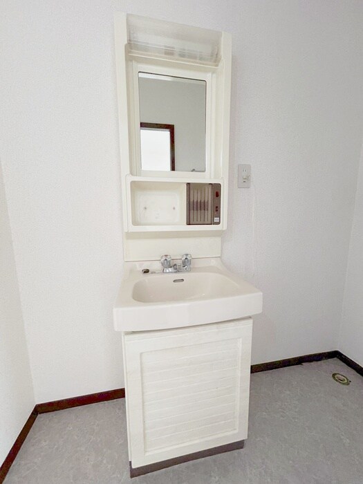 物件内観写真11　(洗面)