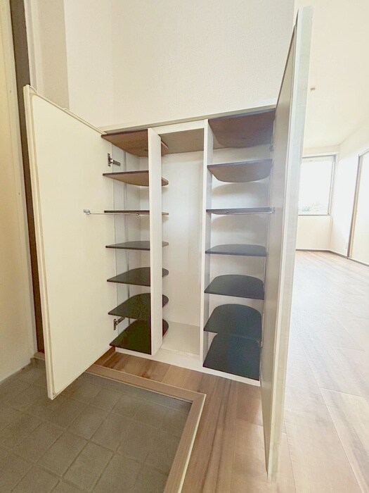 物件内観写真18　(靴箱)