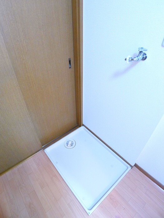 物件内観写真15　(洗濯機置場)