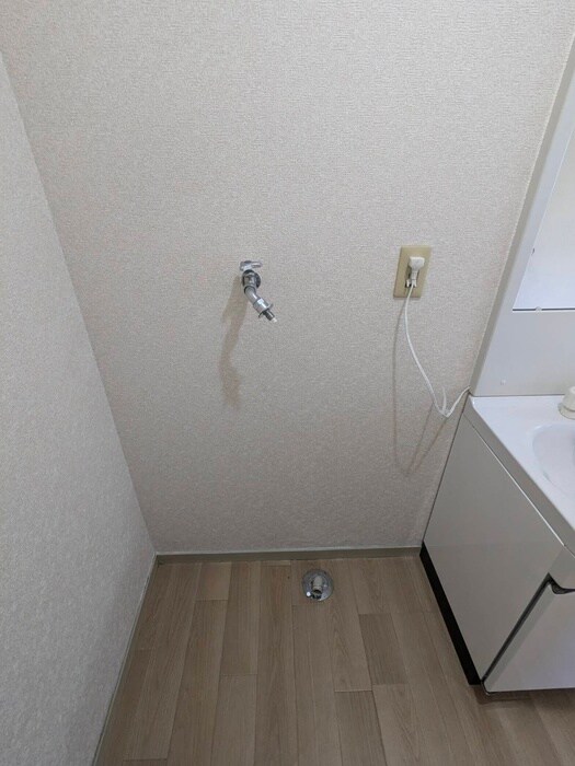 物件内観写真16　(洗濯機置場)