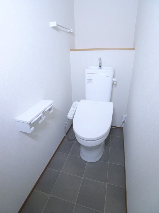 物件内観写真15　(トイレ)