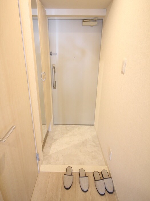 物件内観写真17　(玄関)