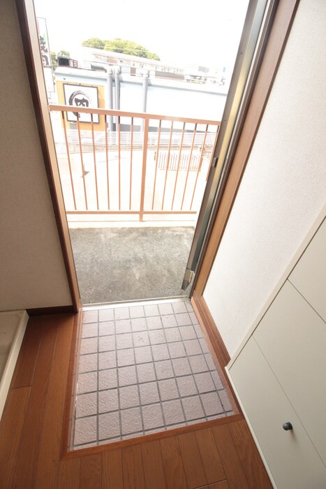 物件内観写真14　(玄関)