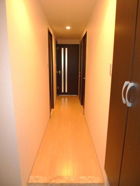 物件内観写真9　(玄関)