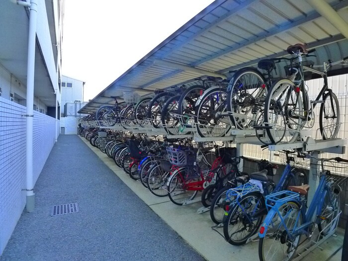 物件外観写真6　(駐輪場)