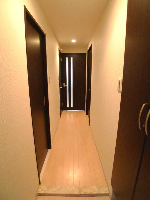 物件内観写真10　(玄関)