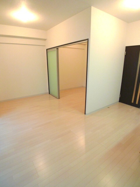 物件内観写真15　(居室)