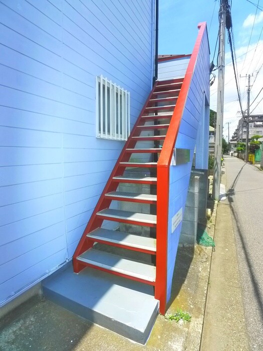 物件外観写真5　(エントランス部分)