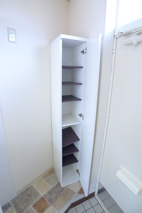 物件内観写真11　(靴箱)