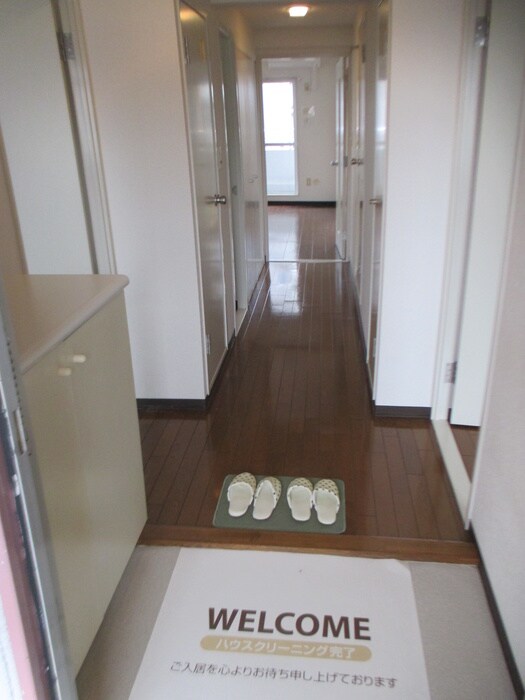 物件内観写真7　(玄関)