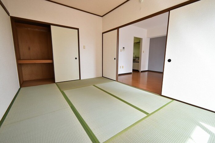 物件内観写真8　(居室)