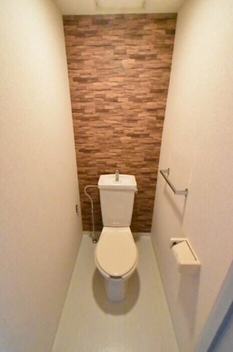 物件内観写真8　(トイレ)