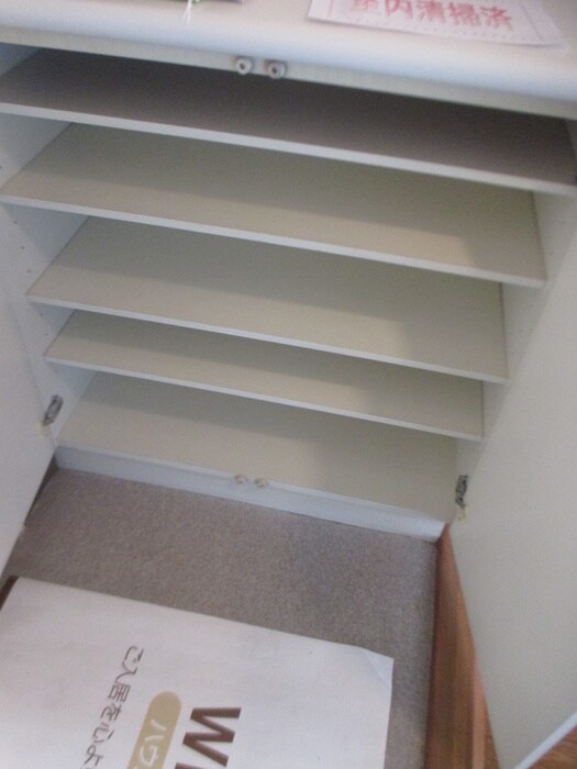 物件内観写真8　(靴箱)