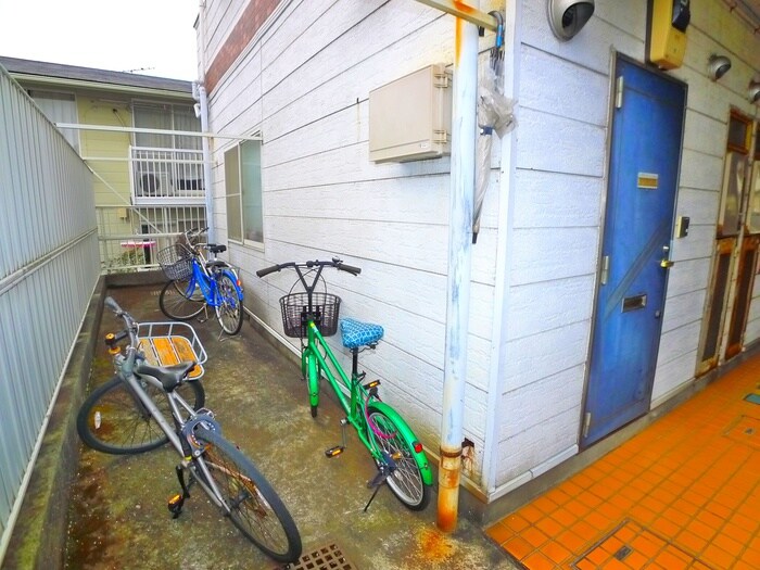 物件外観写真3　(駐輪場)