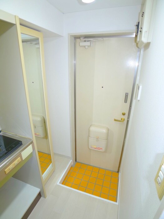 物件内観写真16　(玄関)