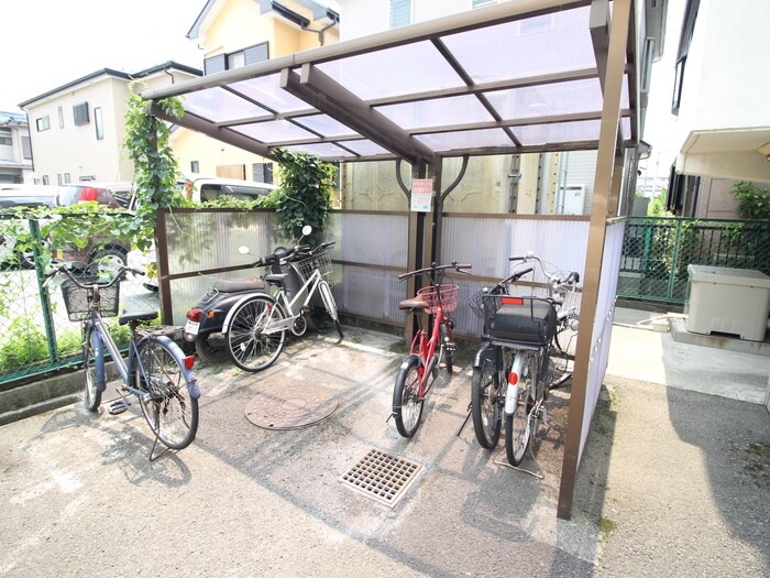 物件外観写真6　(駐輪場)