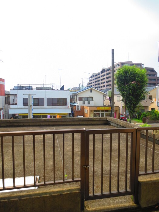 物件内観写真16　(室内からの展望)