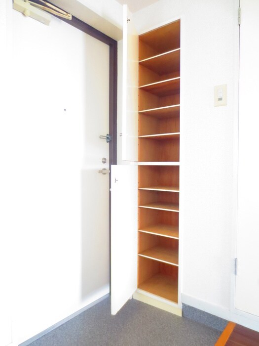 物件内観写真18　(靴箱)