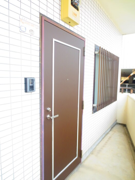 物件内観写真22　(玄関)