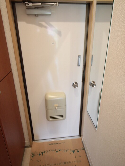 物件内観写真16　(玄関)