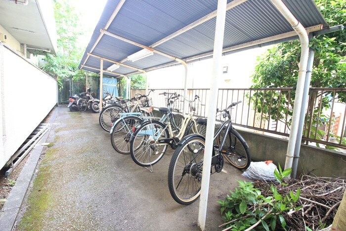 物件外観写真5　(駐輪場)