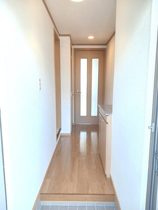 物件内観写真13　(玄関)