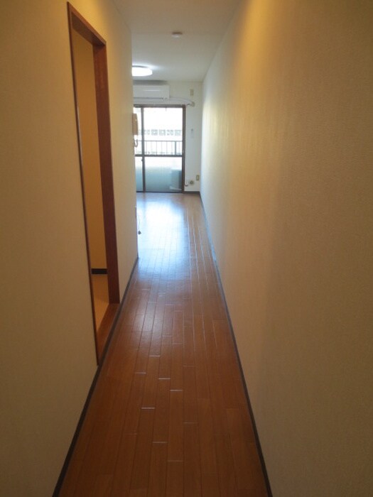 物件内観写真13　(廊下)