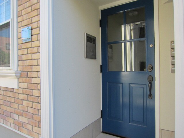 物件外観写真3　(エントランス部分)