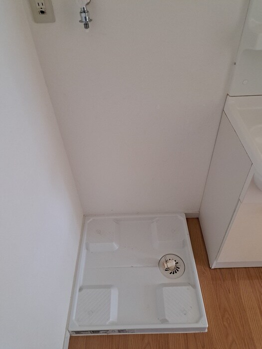 物件内観写真14　(洗濯機置場)