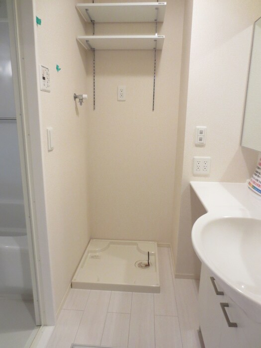 物件内観写真11　(洗濯機置場)