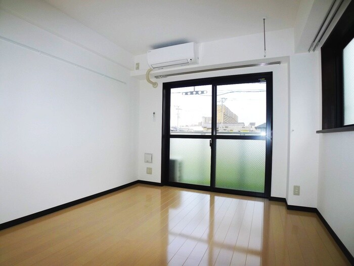 物件内観写真10　(室内からの展望)