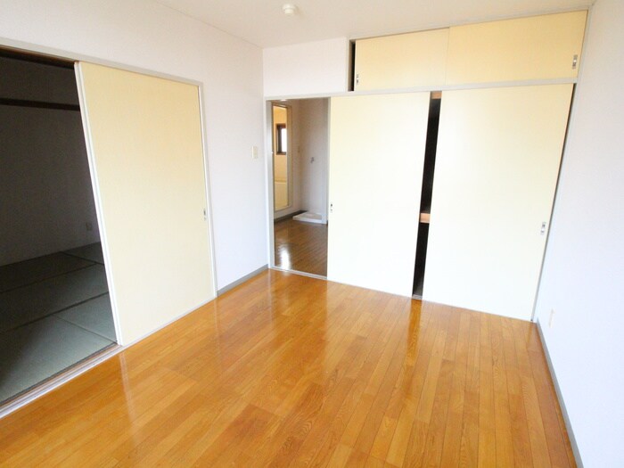 物件内観写真9　(居室)