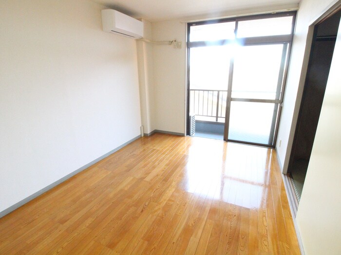 物件内観写真10　(居室)