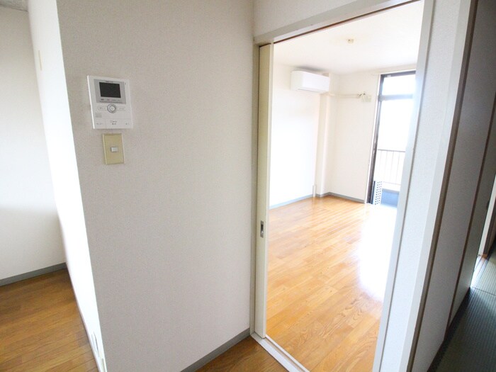 物件内観写真18　(廊下)