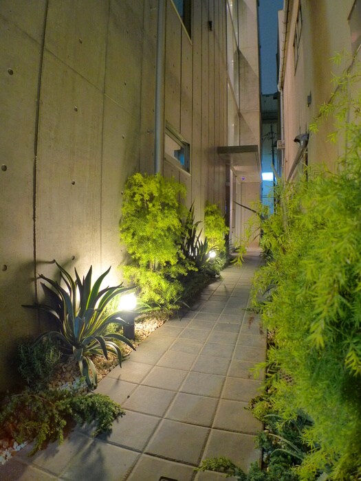 物件外観写真5　(エントランス部分)