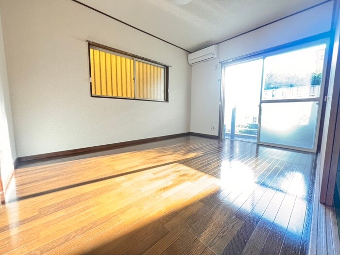 物件内観写真10　(居室)