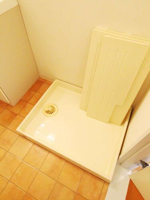 物件内観写真14　(洗濯機置場)