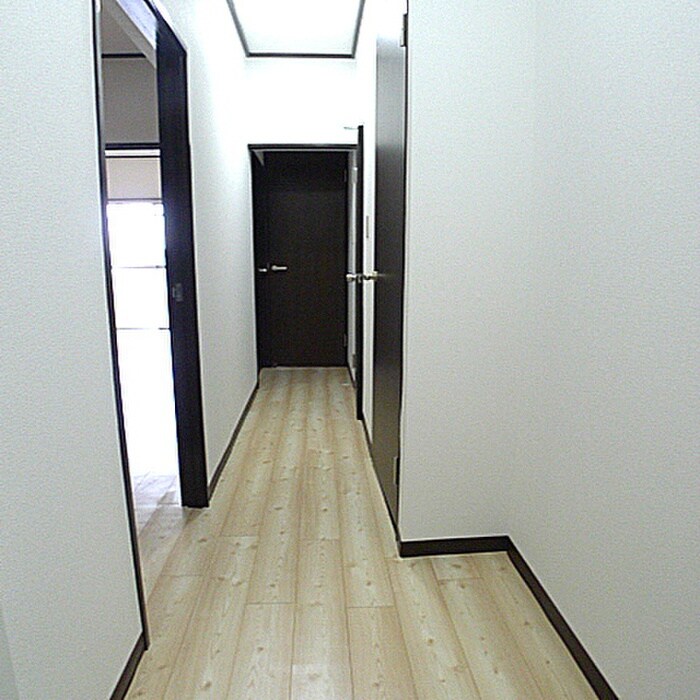 物件内観写真15　(廊下)