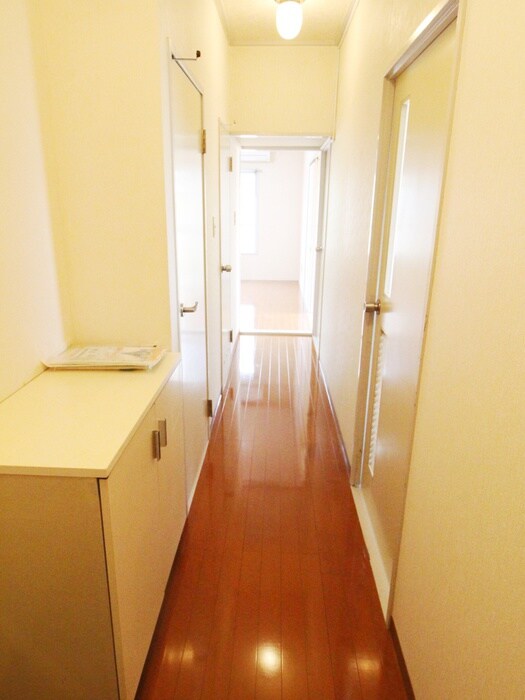 物件内観写真16　(廊下)