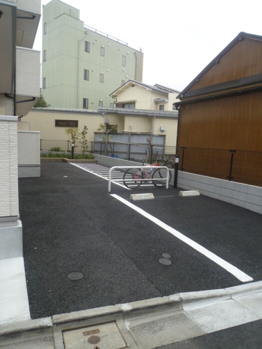 物件外観写真3　(駐輪場)