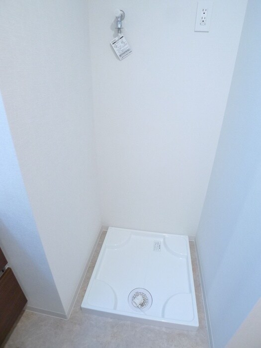 物件内観写真15　(洗濯機置場)