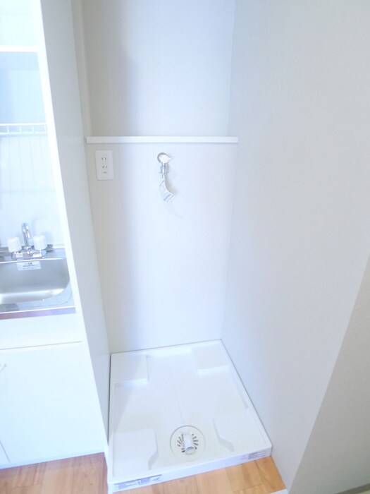 物件内観写真11　(洗濯機置場)