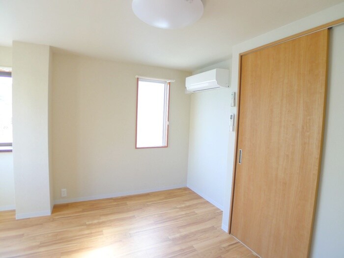 物件内観写真21　(居室)