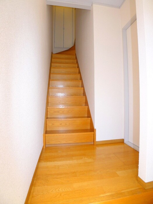 物件内観写真14　(廊下)