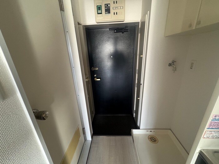 物件内観写真7　(玄関)