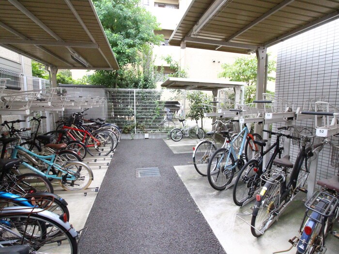 物件外観写真5　(駐輪場)